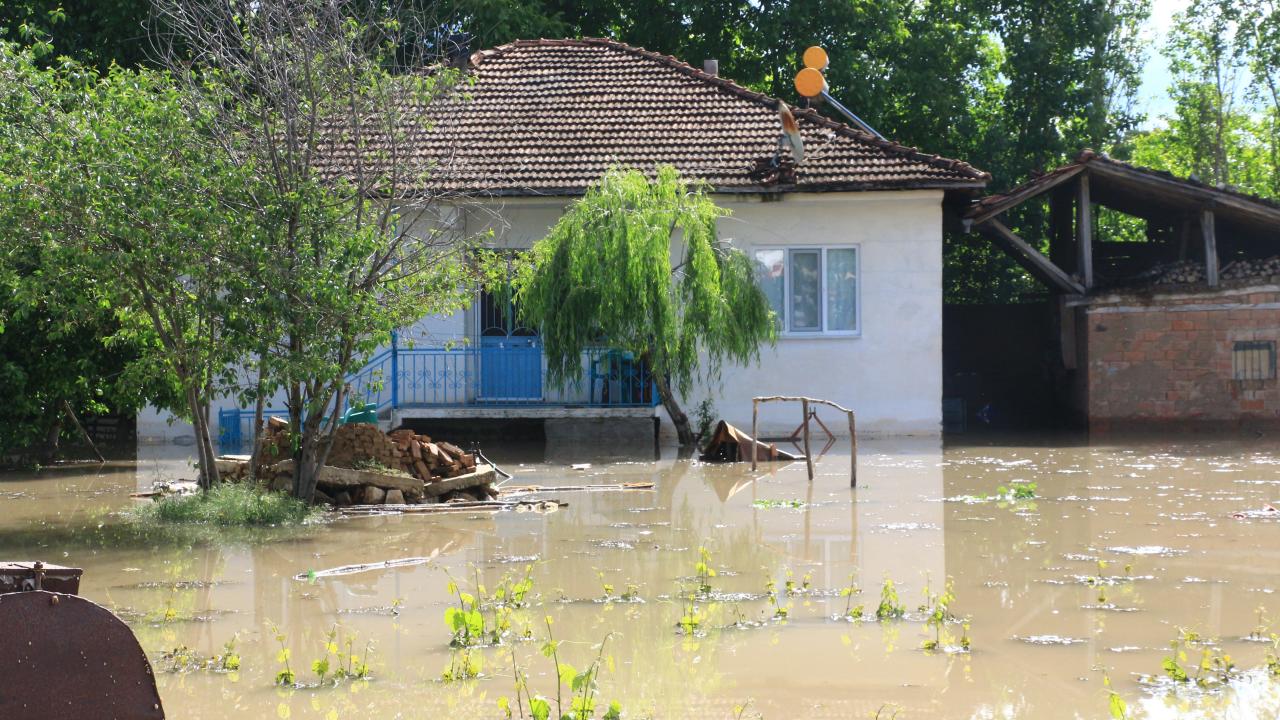 Tokat'ta taşkın riski nedeniyle 70 ev boşaltıldı