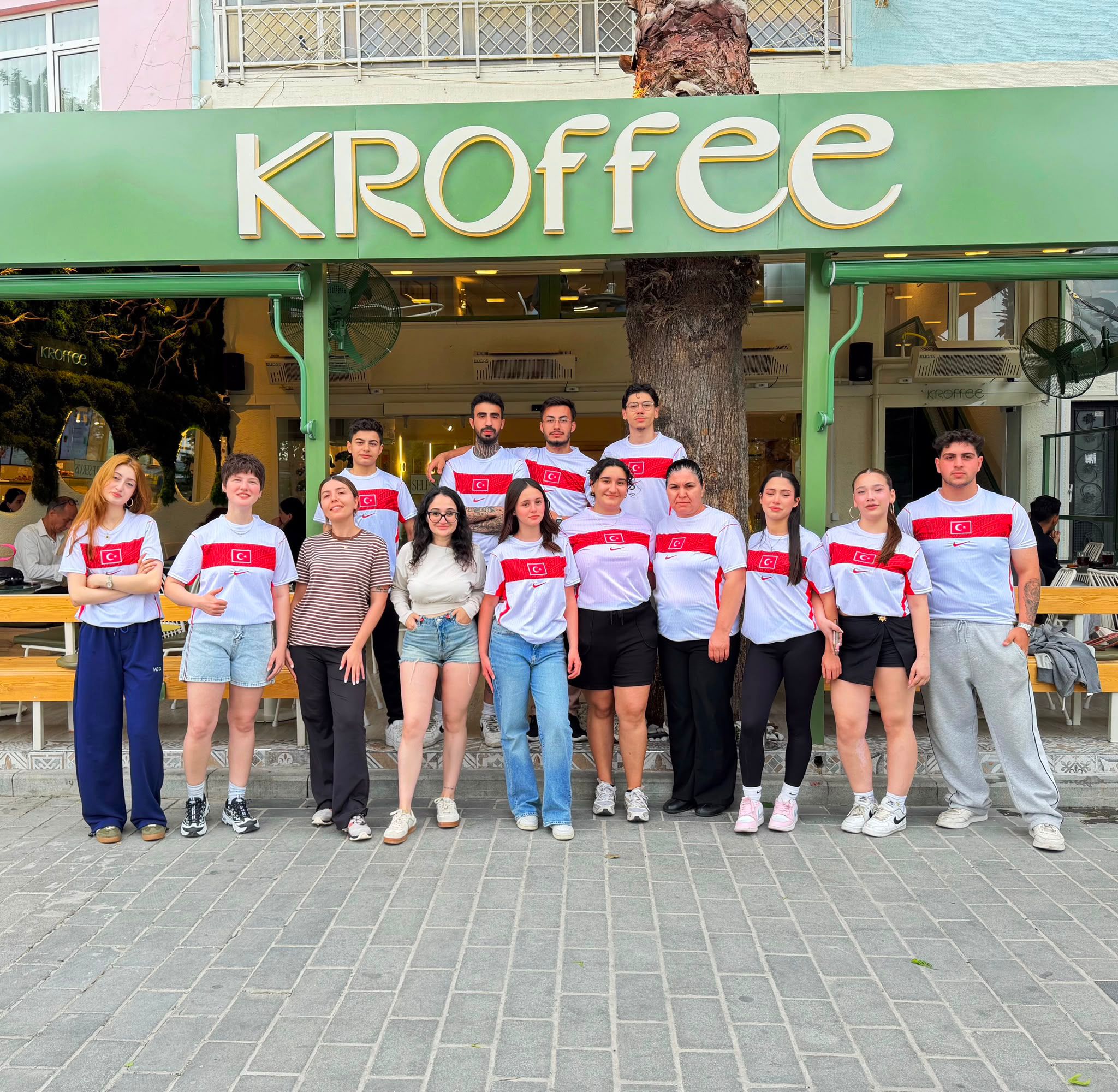 Ay-Yıldızlı Destek: Terbiyeli ve Kroffee’den Anlamlı Jest