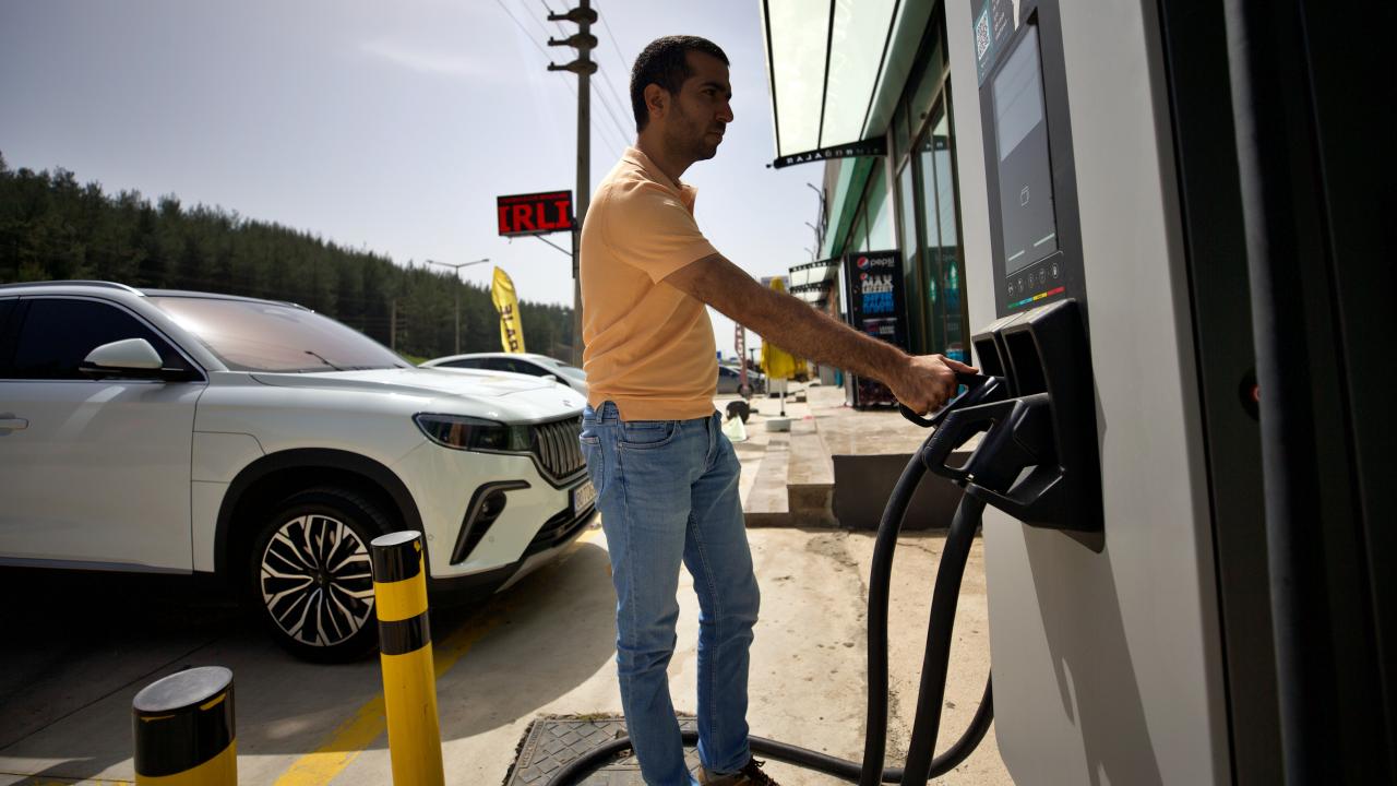 Elektrikli araçlara eylülde 3,1 milyon şarj işlemi yapıldı