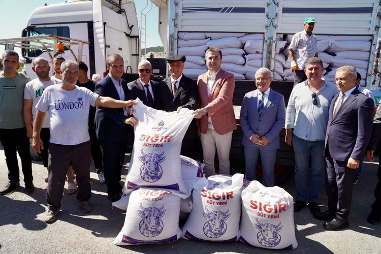 İBB’den Çatalca’da Üreticiye Yem Desteği