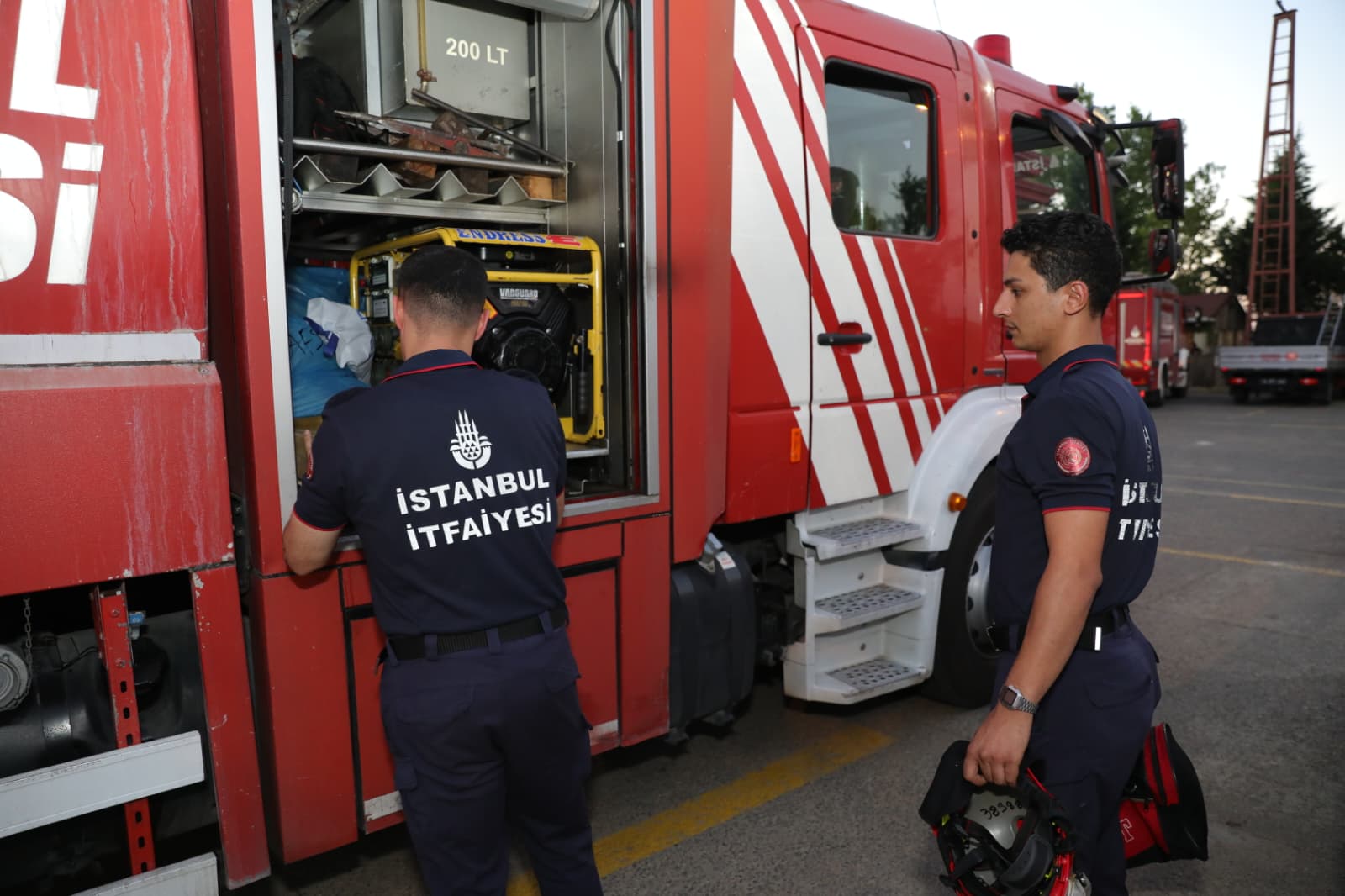 İstanbul İtfaiyesi Ekipleri Balıkesir'e Doğru Yola Çıkıyor
