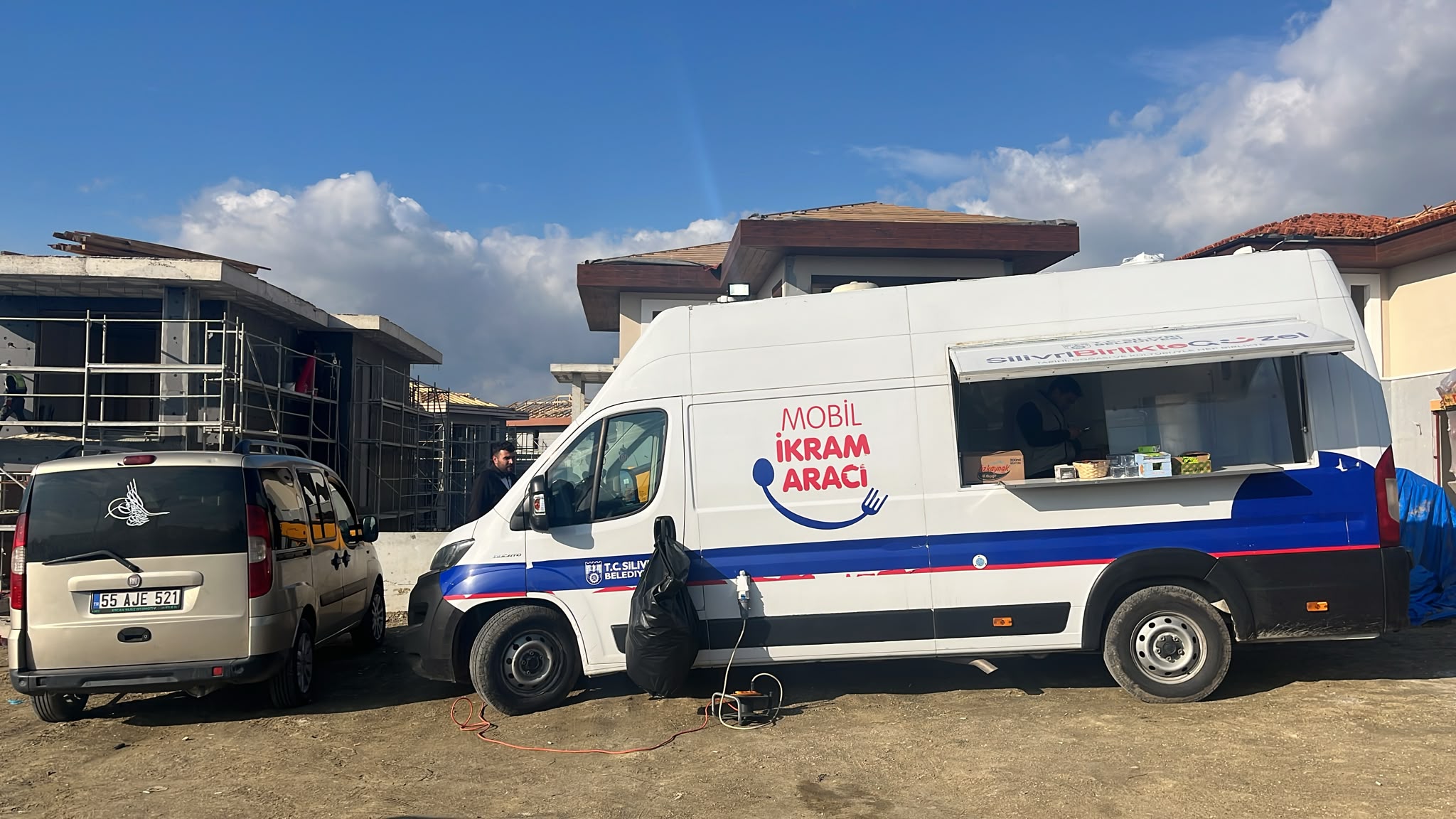 Silivri Belediyesi’nden Eylem Yapan İşçilere Yemek Ve Çay Desteği