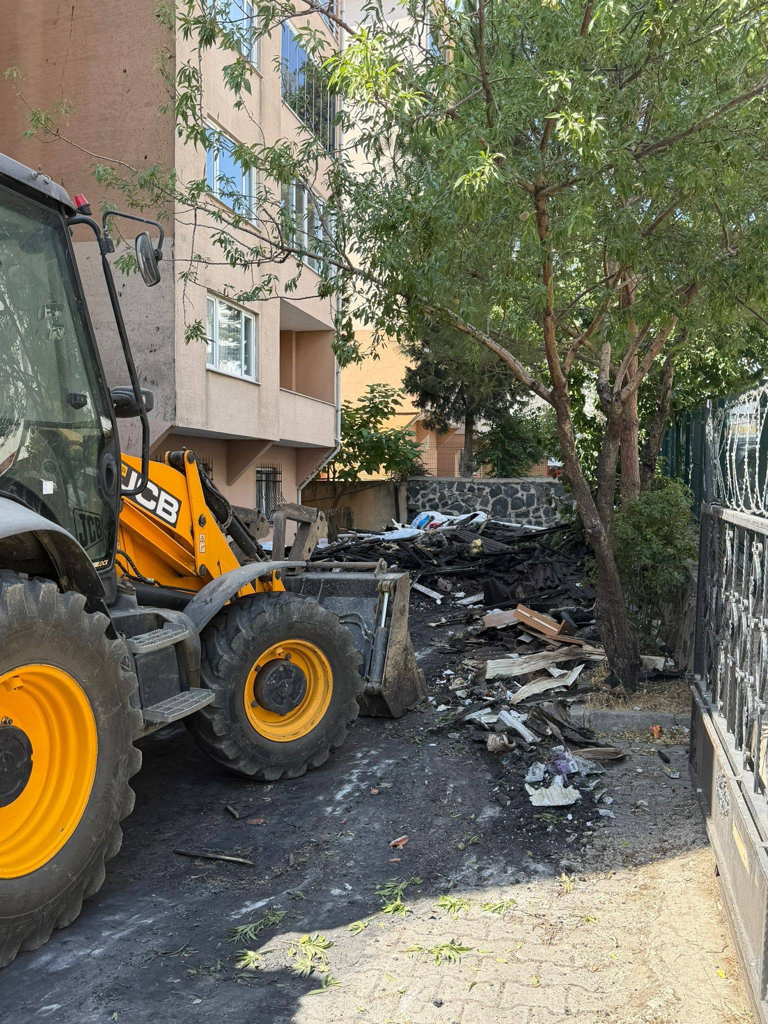 Silivri’deki Yangında Sabotaj Şüphesi: Kameralar İkişer Dakika Arayla Karardı