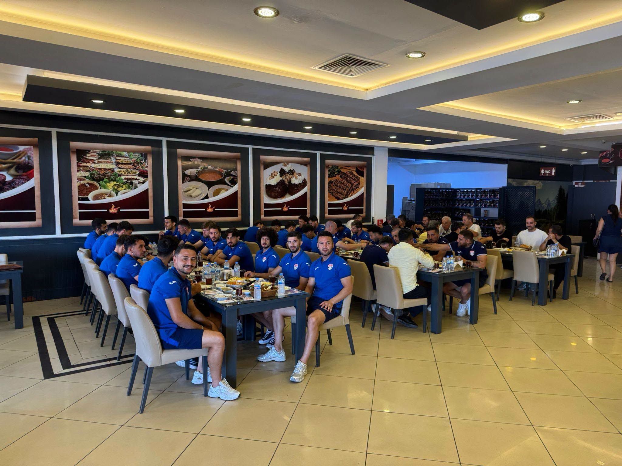 Silivrispor’da Maç Öncesi Moral Kahvaltısı