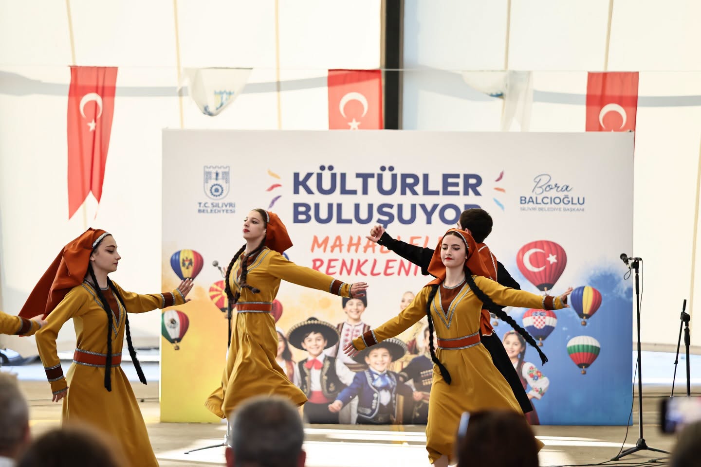 Uluslararası Halk Dansları Gösterileri Ortaköy ve Kavaklı'da Büyük İlgi Gördü