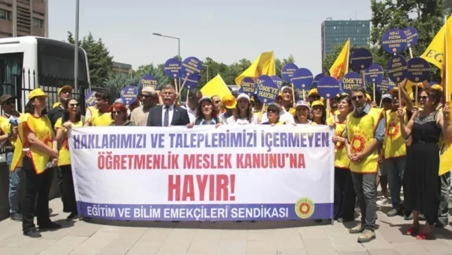 Öğretmenlik Mesleği Kanunu Teklifinin İlk 6 Madde Kabul Edildi