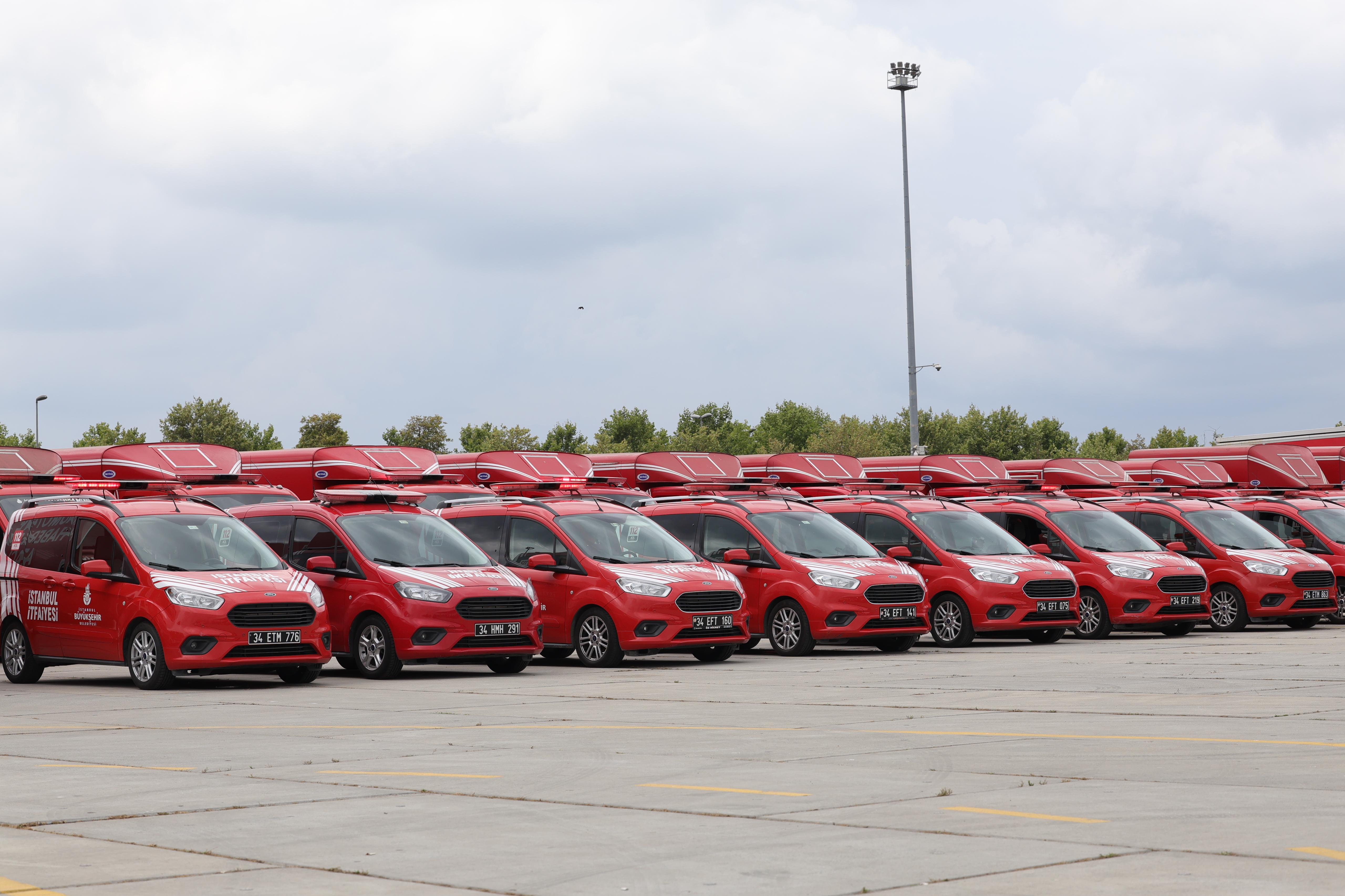 İstanbul İtfaiyesi Yeni Araçlarını Tanıttı