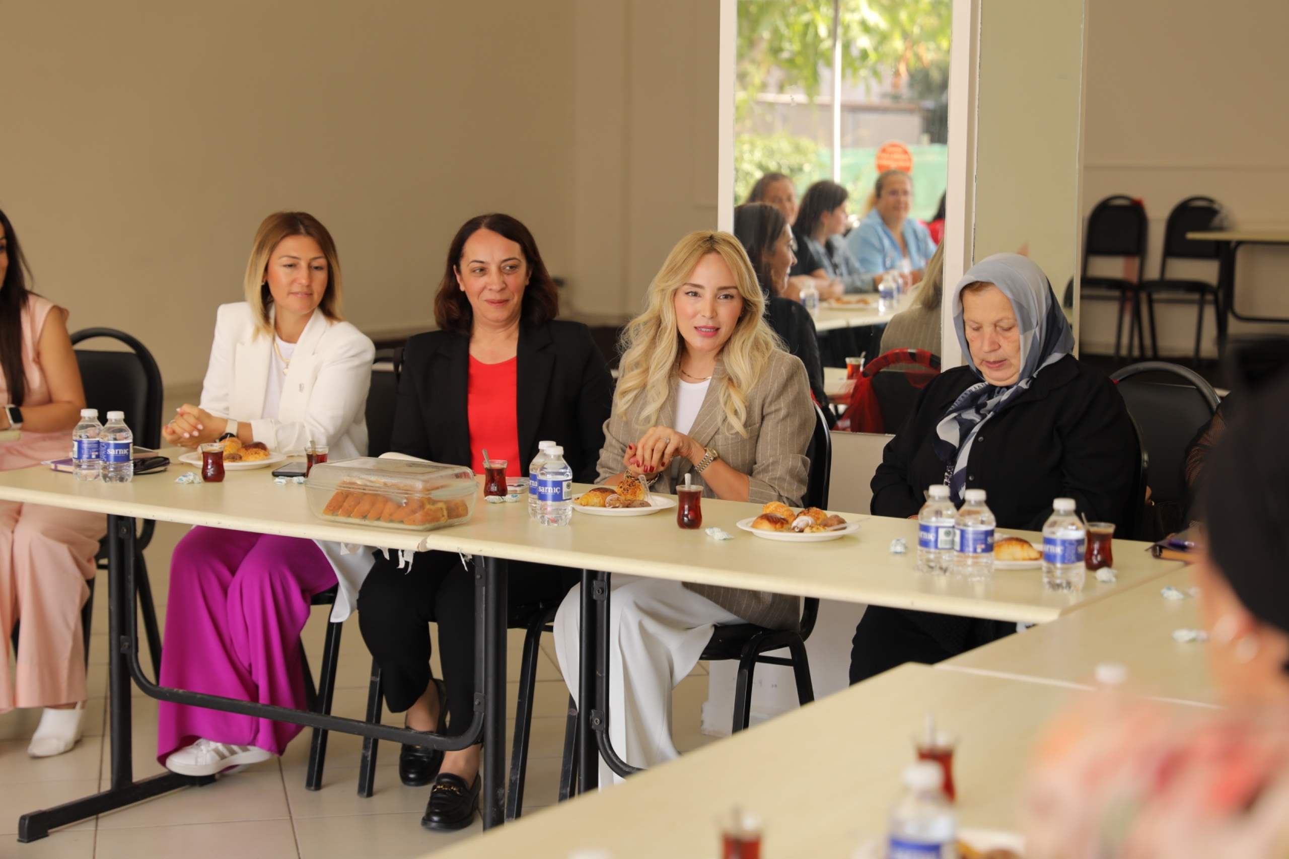 Hayriye Sena Balcıoğlu, Alipaşa Mahallesi’nde Kadınlarla Buluştu