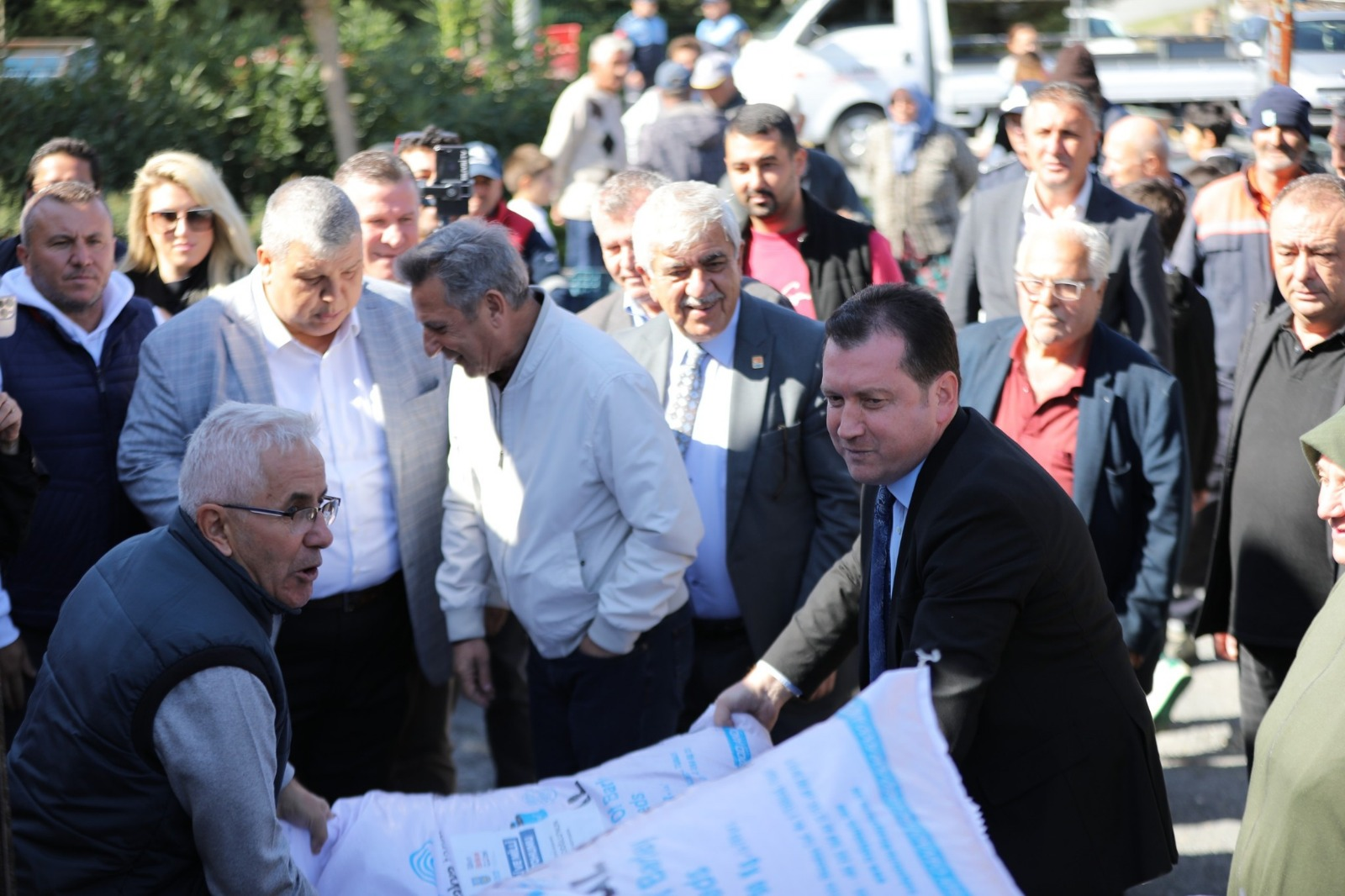 Arpa Dağıtım Projesinin Üçüncü Ayağı Büyükçavuşlu Mahallesi’nde Gerçekleştirildi