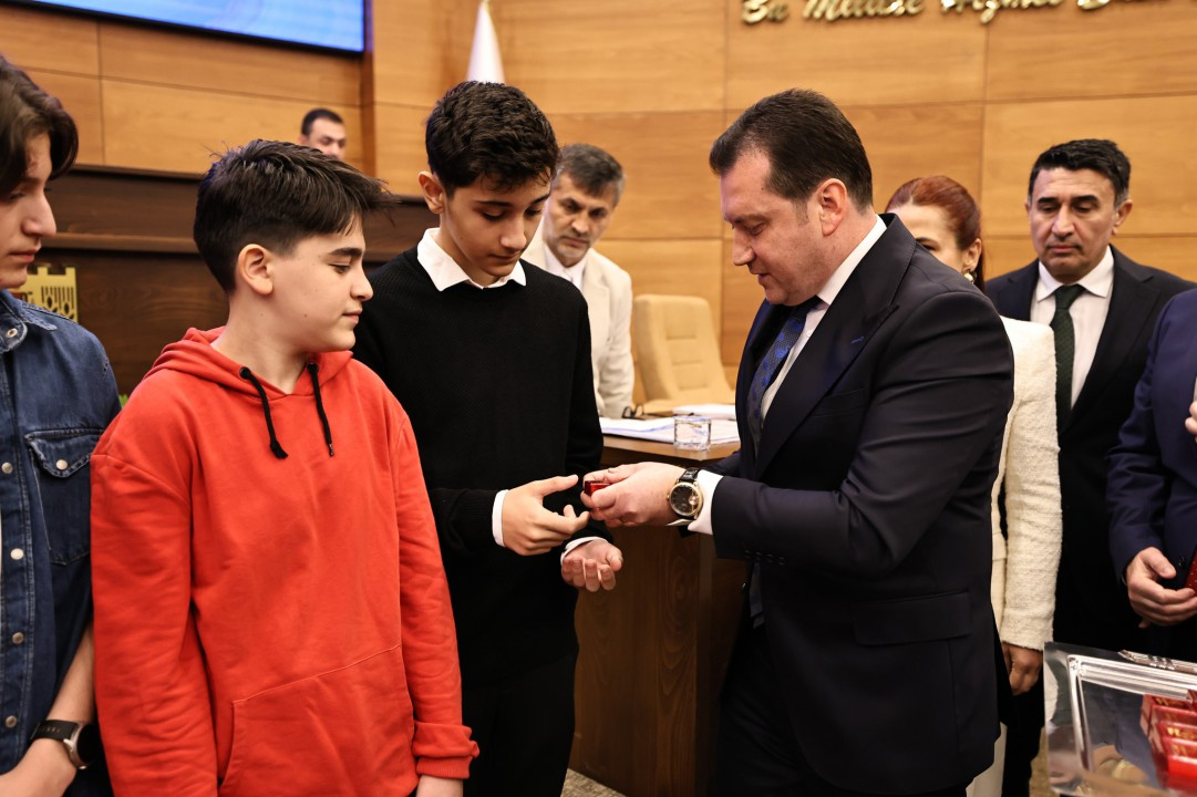 Silivri Belediyesi 2024 Yılı Ekim Ayı III. Birleşiminde, 2024 YKS’de Derece Alan Öğrenciler Ödüllendirildi