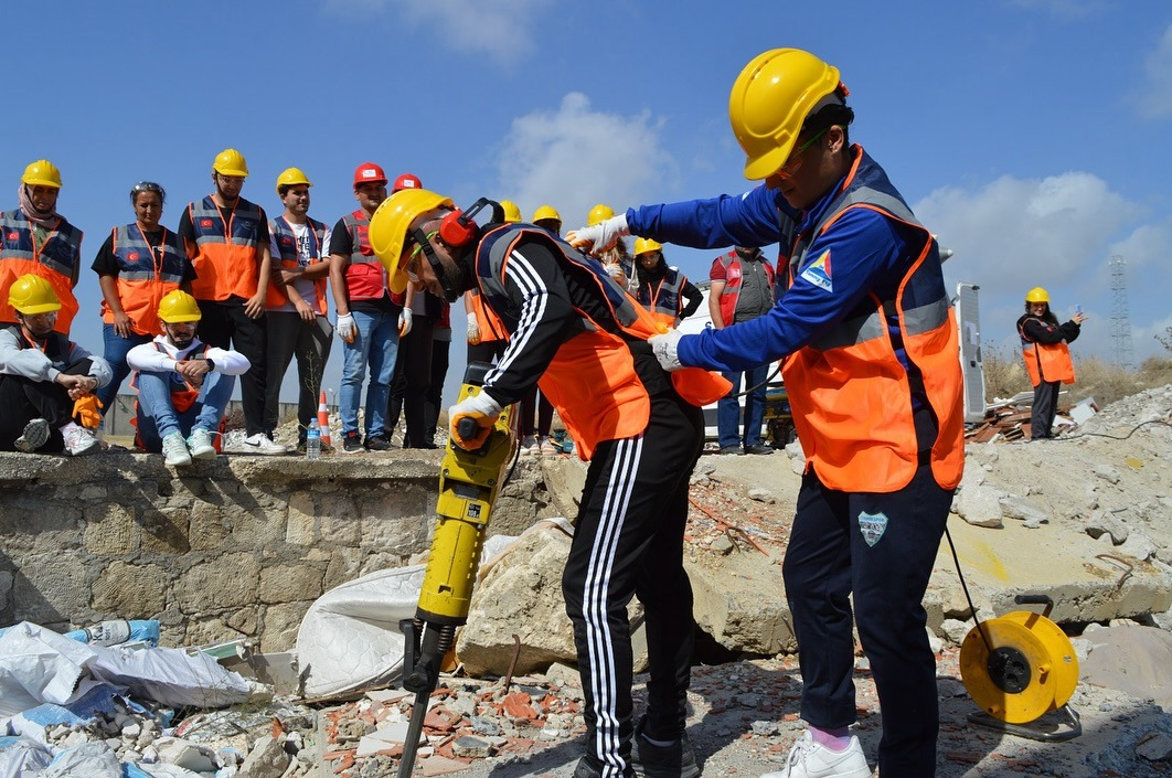 SAK Ekipleri Çatalca Belediyesi ve Destek AFAD Gönüllülerine Eğitim Düzenledi