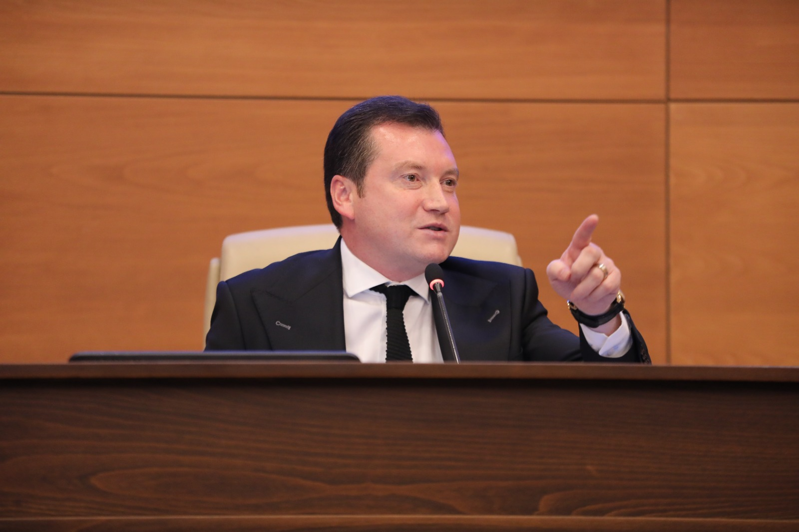 Bora Balcıoğlu: Kimin Parasını Kime Dağıtıyorsun